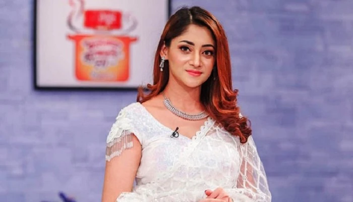 বাবা কারাগারে, মুখ খুললেন পূজা চেরি