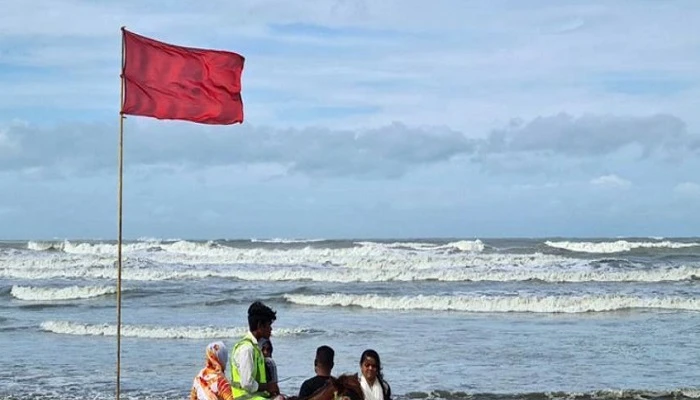 সমুদ্রবন্দরকে ৩ নম্বর সতর্ক সংকেত