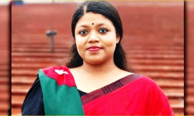 নুসরাতকে নির্বাচিত ঘোষণা ইসির