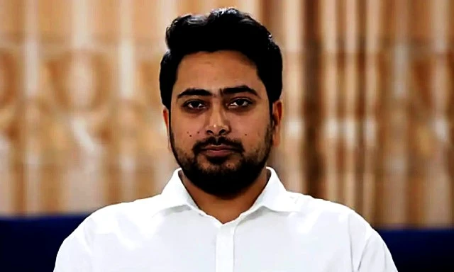 'সরকার পুরোনো ব্যবস্থাই টিকিয়ে রাখতে চায়।'