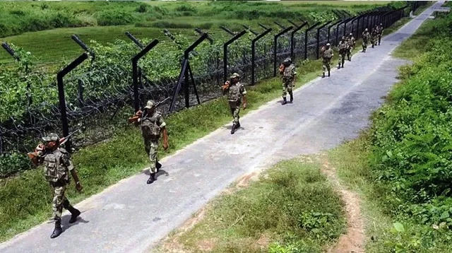 বাংলাদেশ সীমান্তে বেড়া নির্মাণে বিএসএফকে জমি দিচ্ছে পশ্চিমবঙ্গ