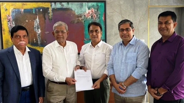 বগুড়া সিটি করপোরেশনের প্রথম প্রশাসক এম আর ইসলাম স্বাধীন