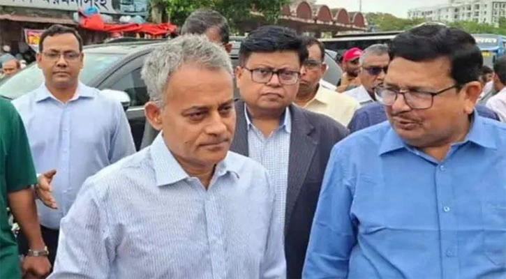 কিছু অসাধু ব্যক্তি বাড়তি ভাড়া আদায়ের চেষ্টা করছে : সড়কমন্ত্রী