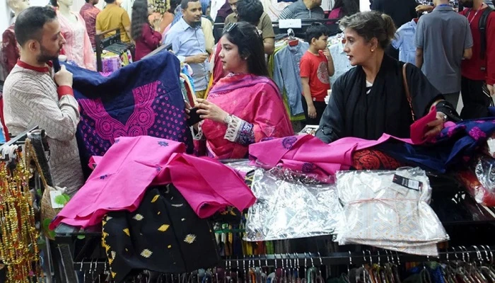 শপিংমল-মার্কেট রাত ৯টা পর্যন্ত খোলা রাখার সিদ্ধান্ত