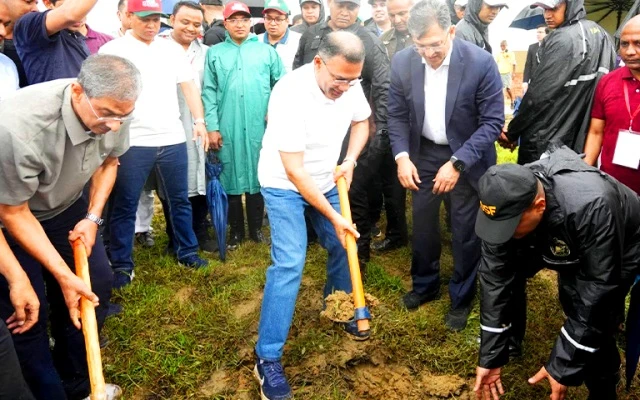 ‘পাতলী খাল’ পুনঃখনন করলেন প্রধানমন্ত্রী