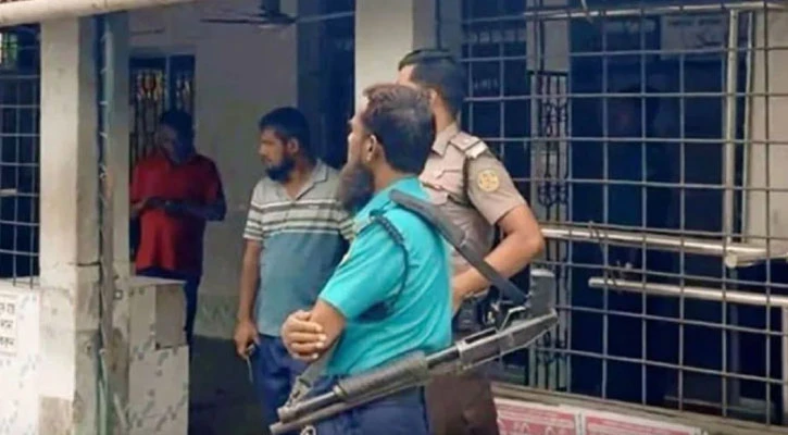 খুলনায় মসজিদে ঢুকে গুলি, আহত ২