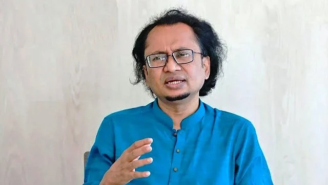 ঢাকায় ফিরলেন প্রধানমন্ত্রীর তথ্য উপদেষ্টা