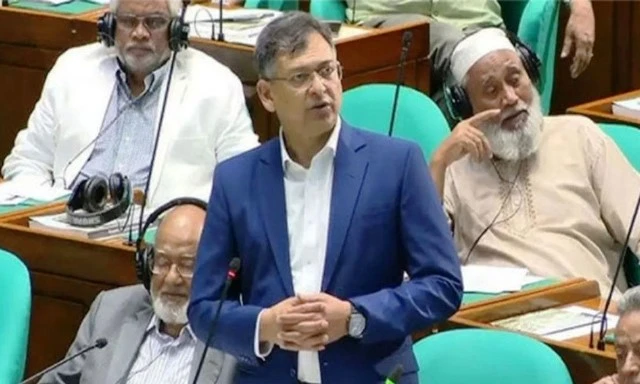 দেশের কারাগারগুলোয় ১.৭ গুণ বেশি বন্দি আছে: স্বরাষ্ট্রমন্ত্রী