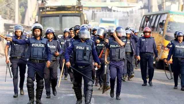 আ.লীগের প্রতিষ্ঠাবার্ষিকী ঘিরে বিশেষ সতর্ক পুলিশ