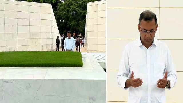 বিদেশ সফর শেষে বাবা-মায়ের কবর জিয়ারত করলেন প্রধানমন্ত্রী