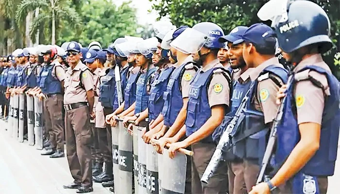 ঢাকায় পুলিশের অভিযানে গ্রেপ্তার ৬৩