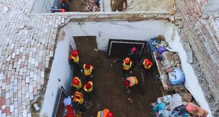পাকিস্তানে কোচিং সেন্টারের ছাদ ধসে ১৪ শিশু নিহত