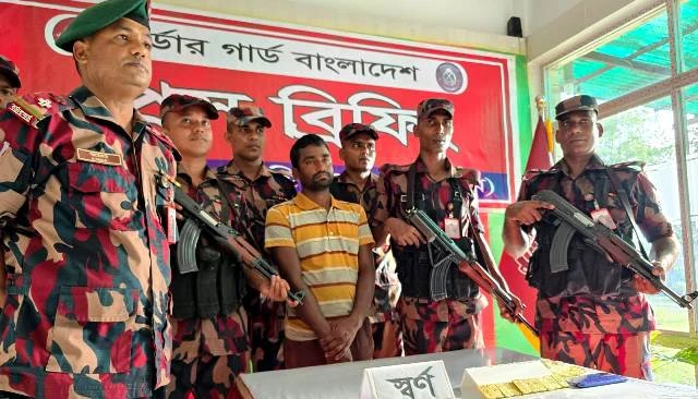 জয়পুরহাটর স্বর্ণ পাচারকারী গ্রেফতার
