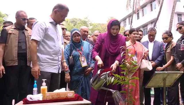 ঢাকা মেডিকেলে বৃক্ষরোপণ কর্মসূচি উদ্বোধন করলেন প্রধানমন্ত্রী