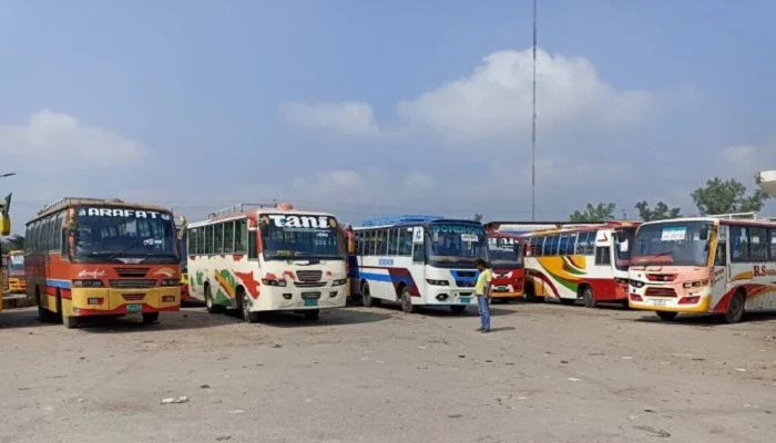 রাজশাহীর সঙ্গে সারা দেশের বাস চলাচল বন্ধ
