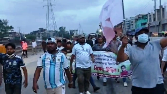 রাজধানীতে নিষিদ্ধ ছাত্রলীগের ঝটিকা মিছিল, আটক ২