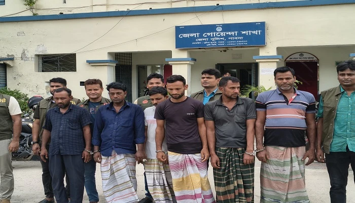 পাবনায় ট্রান্সফরমার চোরচক্রের ৬ সদস্য গ্রেপ্তার, চোরাই মাল উদ্ধার