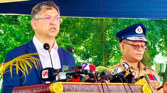 পুলিশ কোনো দলের লাঠিয়াল বাহিনী নয়: স্বরাষ্ট্রমন্ত্রী