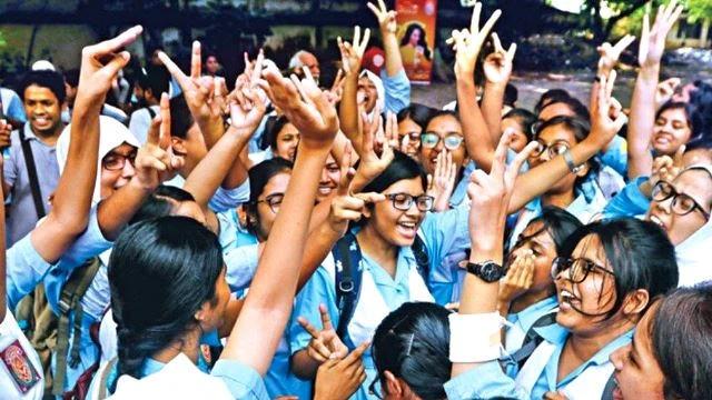 এসএসসি-সমমানের ফল প্রকাশ, পাসের হার ৬২.২৫