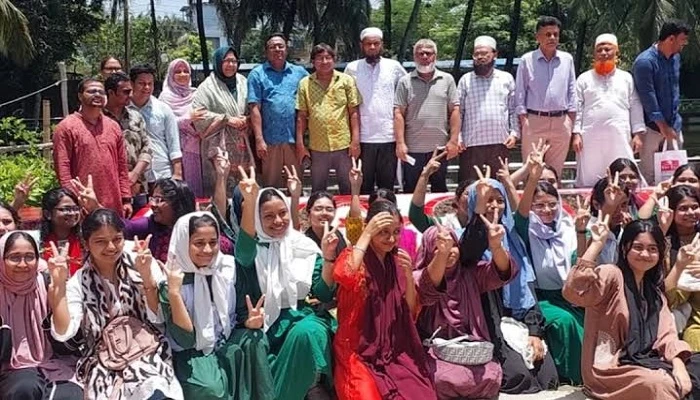 সেনবাগে এসএসসি ফলাফলে শীর্ষে সেনবাগ বালিকা উচ্চ বিদ্যালয়