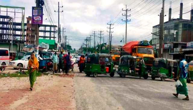 গ্যাস না পেয়ে  জামালপুর-টাঙ্গাইল মহাসড়ক অবরোধ