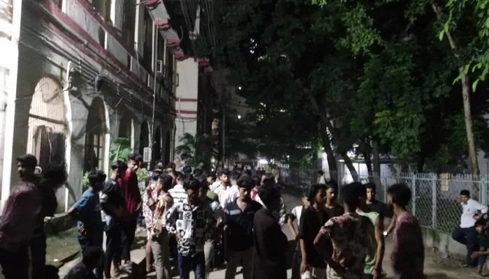 সদরঘাটে চাঁদার ভাগ নিয়ে দুই গ্রুপের সংঘর্ষ, নিহত ১
