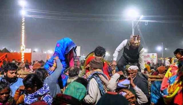 ভারতে মন্দিরে পদদলিত হয়ে ৭ জনের মৃত্যু