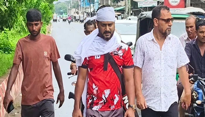 অস্ত্র হাতে মহড়া সাবেক ছাত্রদল নেতা বাপ্পীর; মুচলেকা নিয়ে ছেড়ে দিল পুলিশ !