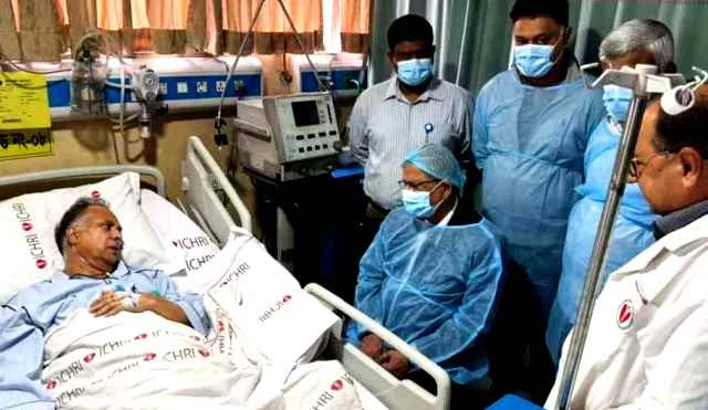বিদ্যুৎমন্ত্রীকে দেখতে হাসপাতালে রাষ্ট্রপতি